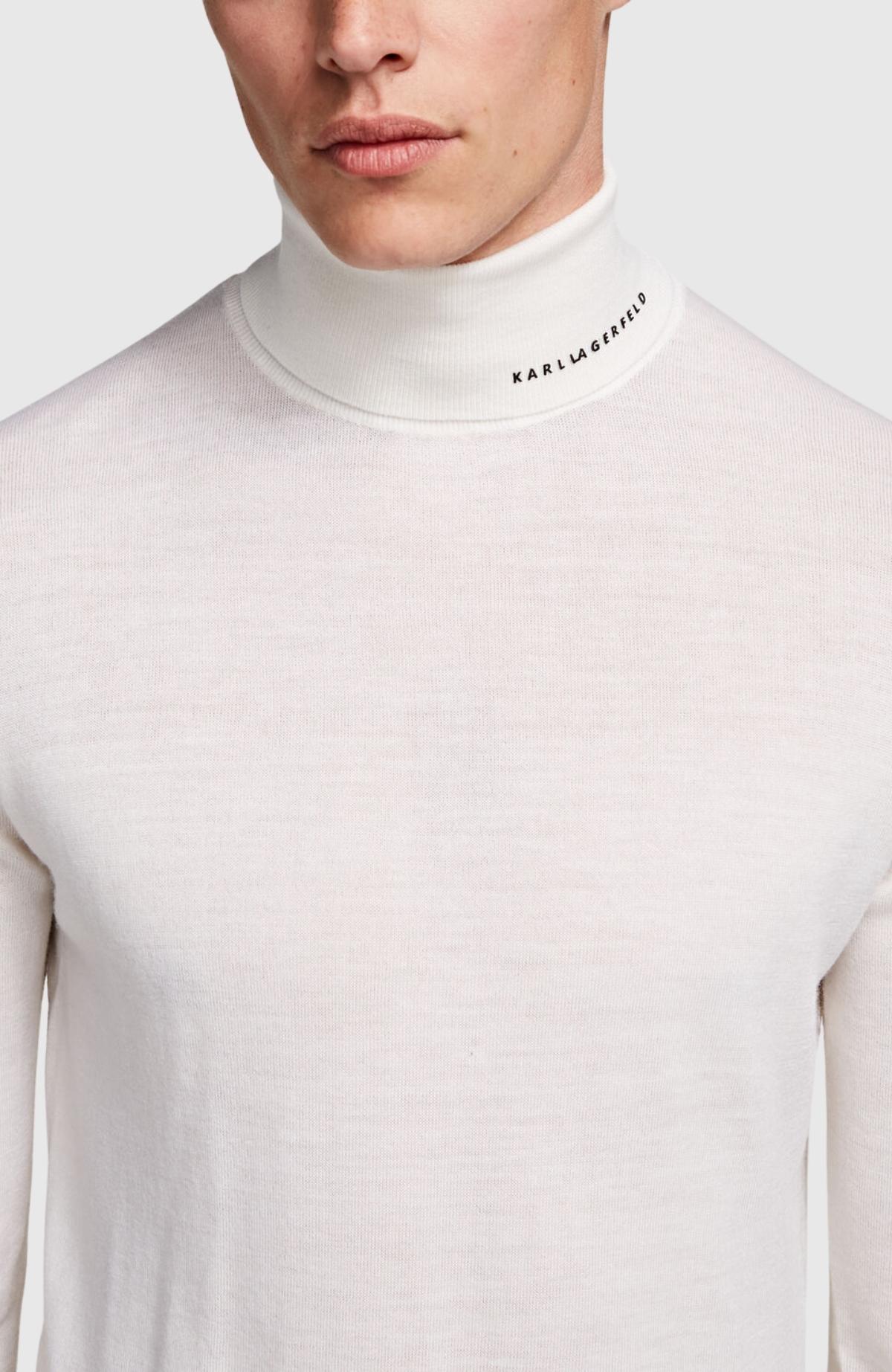 Lightweight Merino Turtleneck