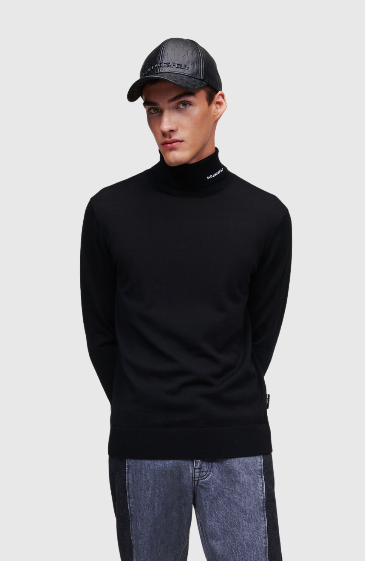 Lightweight Merino Turtleneck