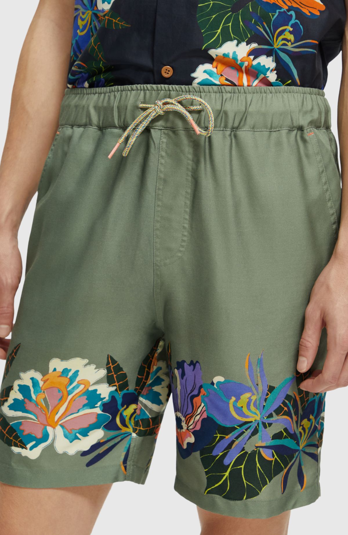 SEASONAL- Short in tencel with placement flower print