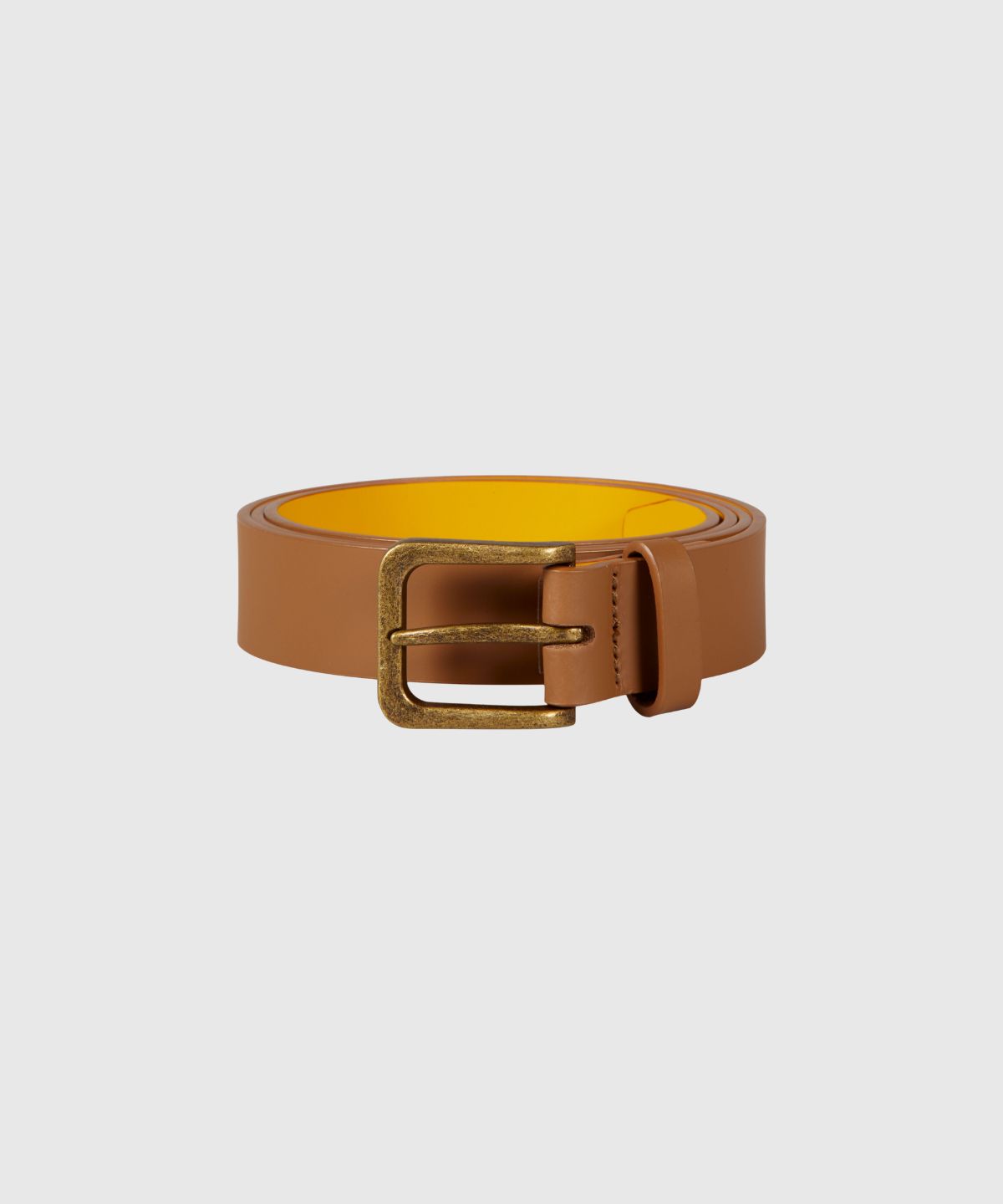 ESSENTIALS Recycled leather belt