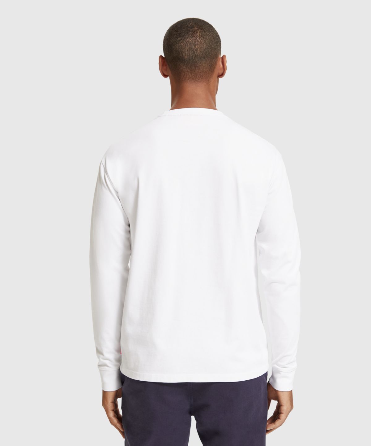 Relaxed fit badge long sleeve T-shirt in Organic Cotton