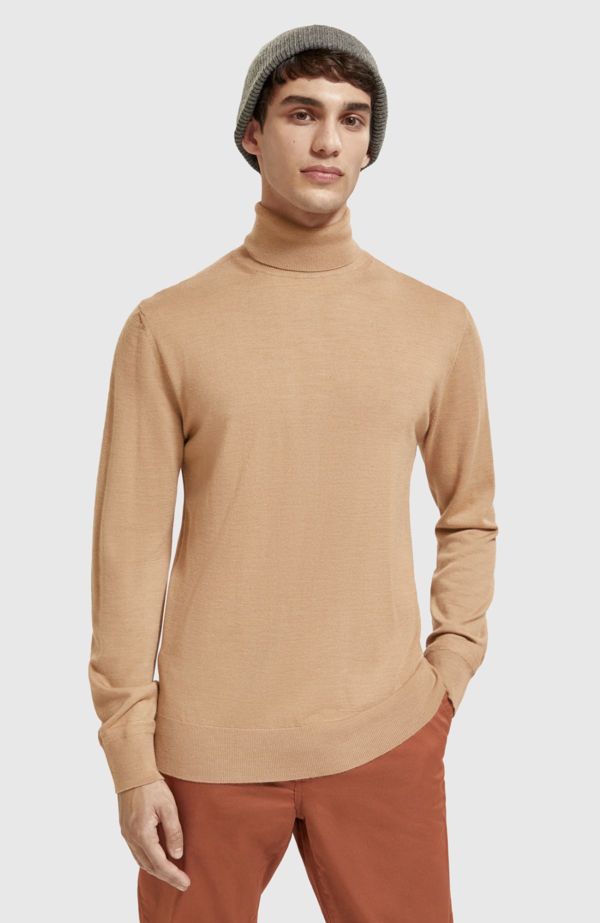 Regular fit turtleneck pullover in merino wool