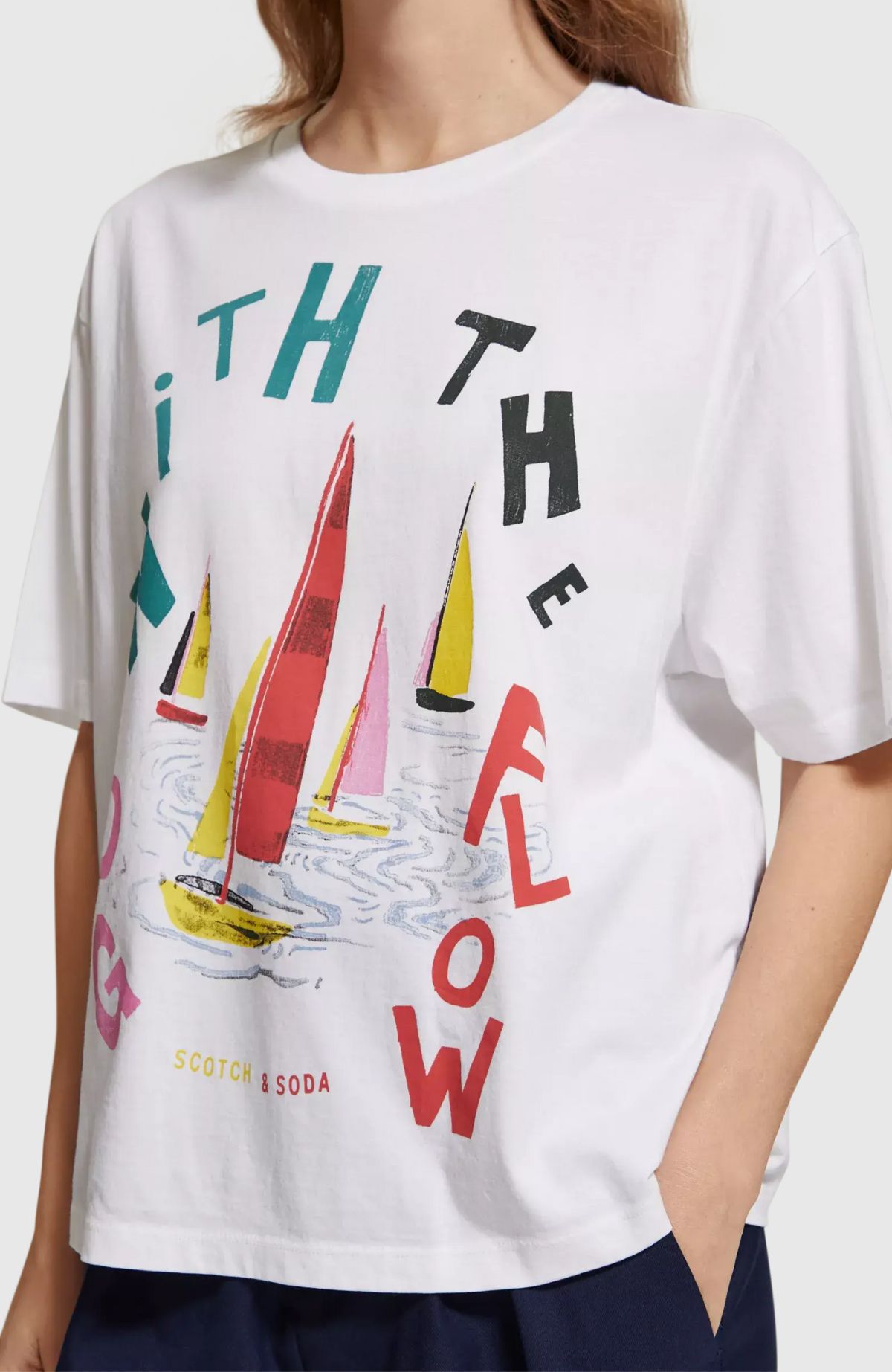 Loose fit T-shirt with front artwork