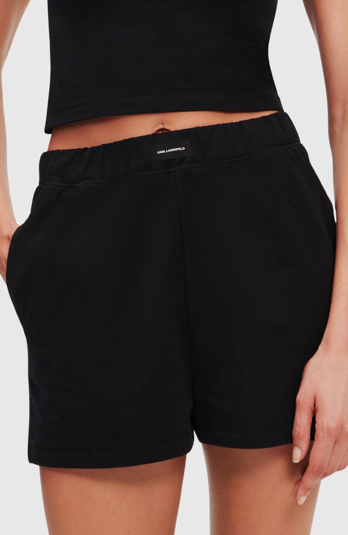 Essential Logo Short