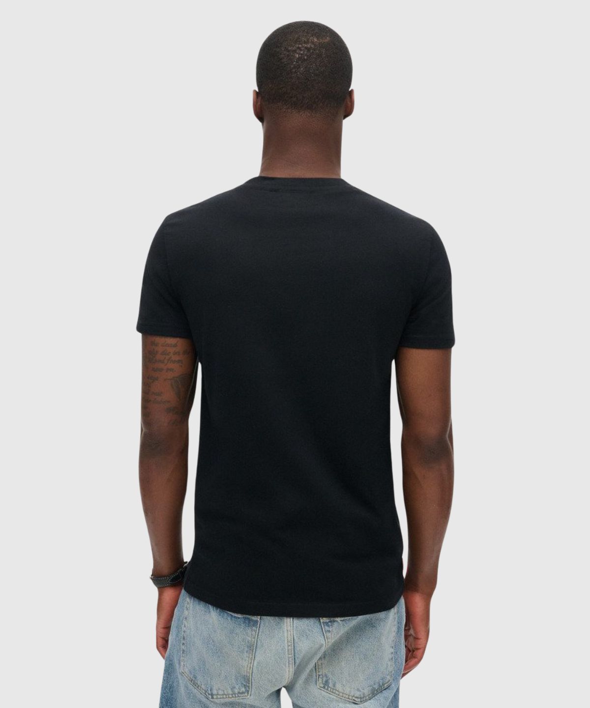 Essential Contrast Emb Tee